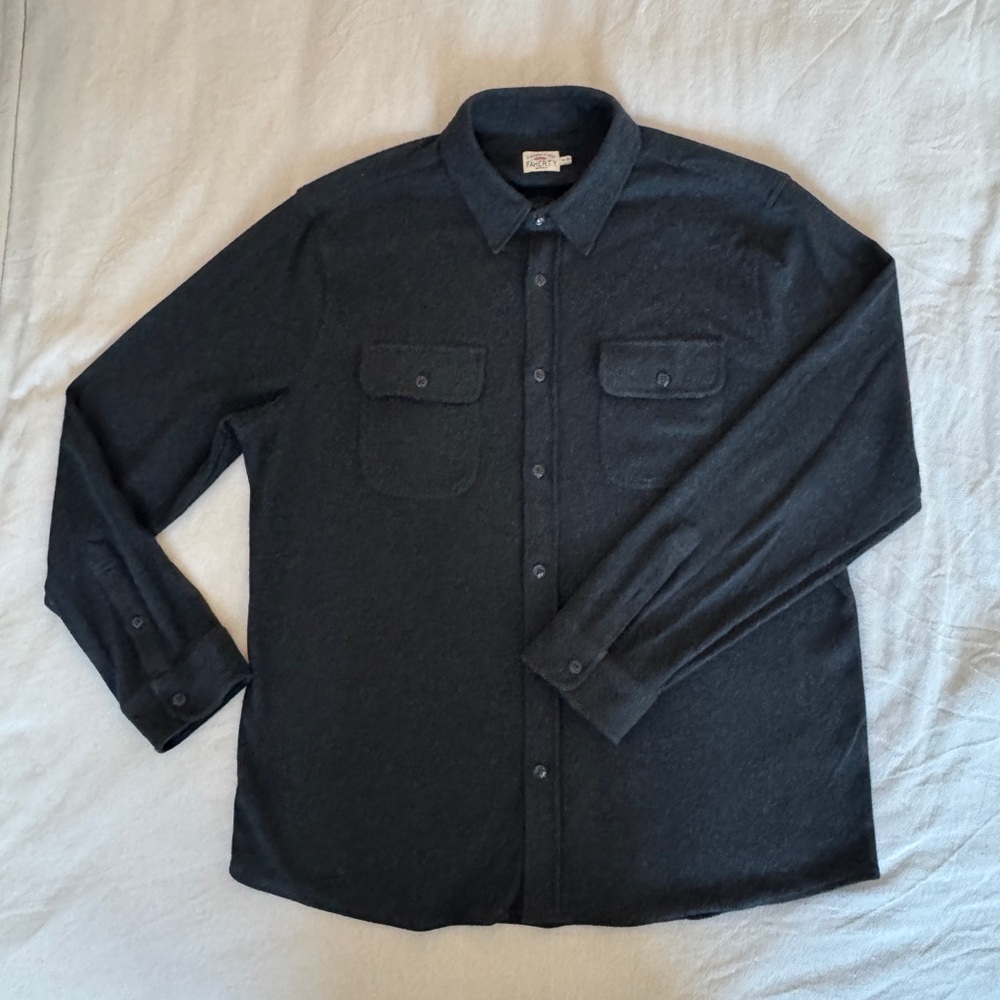 Faherty Legend Sweater Shirt Mens XL
Black Heathered Twill